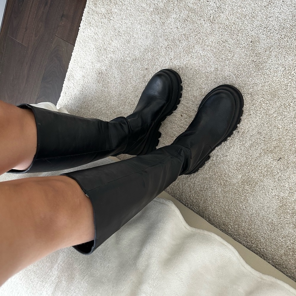 Black Boots